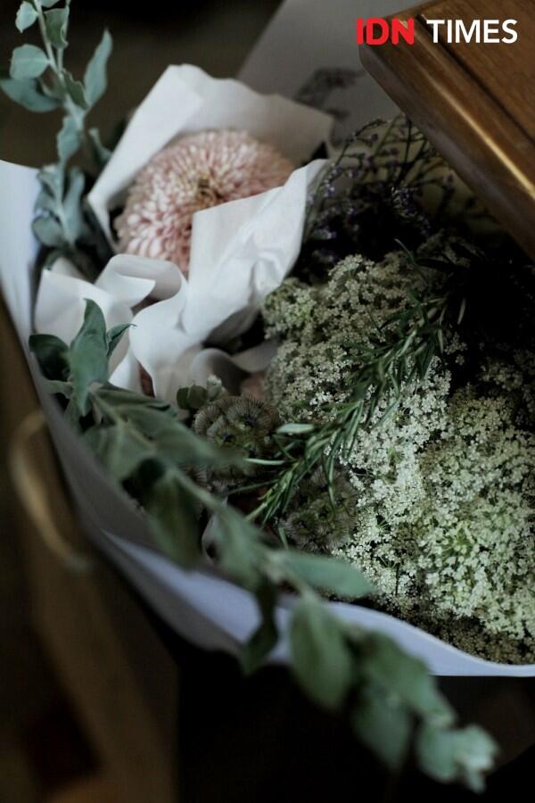 DIY Table Flower yang Bisa Jadi Ide Hiasan di Rumah, Mudah Lho