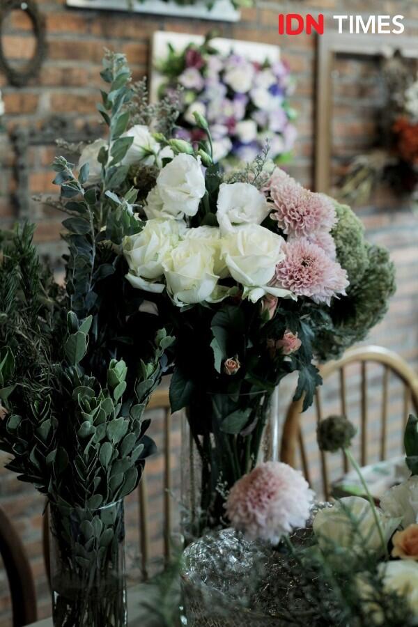 DIY Table Flower yang Bisa Jadi Ide Hiasan di Rumah, Mudah Lho