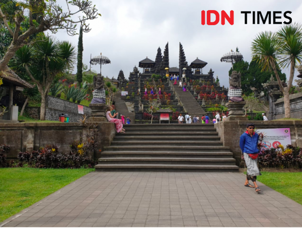 10 Potret Pura Besakih, Wisata Spiritual di Kaki Gunung Agung Bali