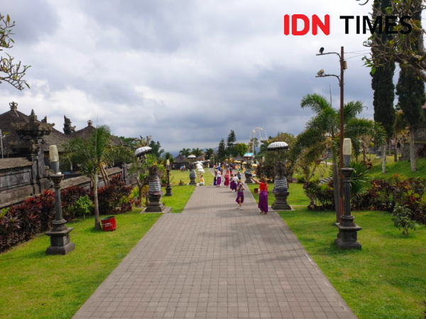 10 Potret Pura Besakih, Wisata Spiritual di Kaki Gunung Agung Bali