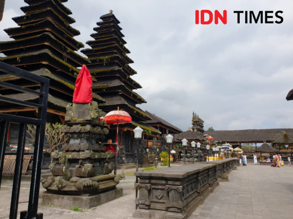 10 Potret Pura Besakih, Wisata Spiritual di Kaki Gunung Agung Bali
