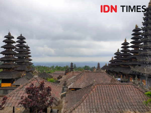 10 Potret Pura Besakih, Wisata Spiritual di Kaki Gunung Agung Bali