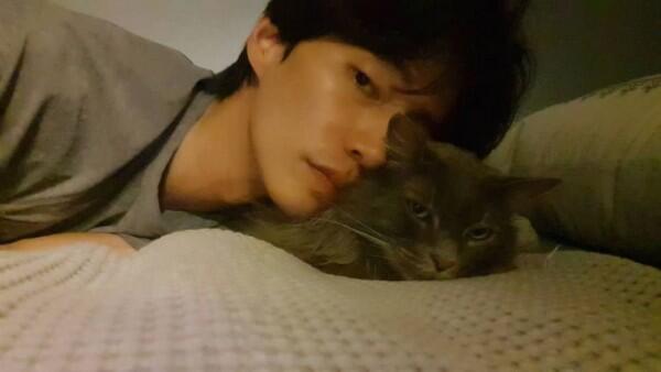 10 Potret Song Jae Rim, Konduktor Kece di KDrama Let Me Hear Your Song