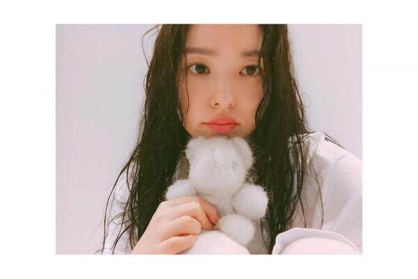 10 Potret Min Hyo Rin Selama Ditinggal Taeyang Wamil, Setia Menanti!