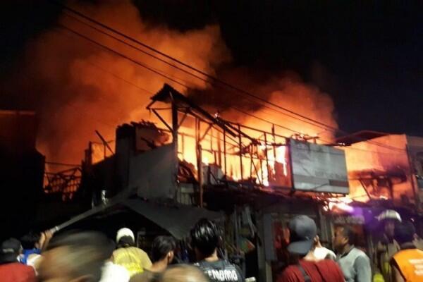 Malam Takbiran Iduladha, Pasar Kambing Tanah Abang Kebakaran