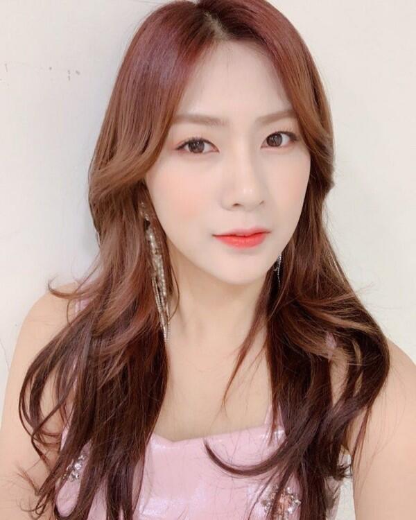 Debut Solo, Ini 10 Fakta Hayoung Apink yang Menawan!