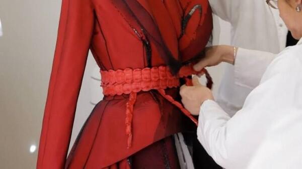 Berharga Ratusan Juta, Ini 5 Alasan Kenapa Haute Couture Sangat Mahal