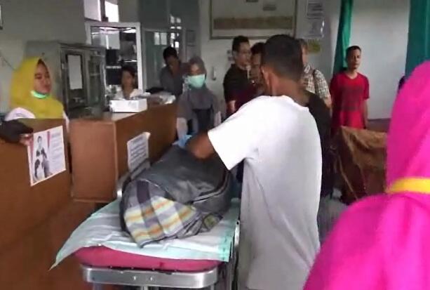 Sedang Tidur Lelap, Leher Sopir Truk Ditebas Pakai Parang dan Badik