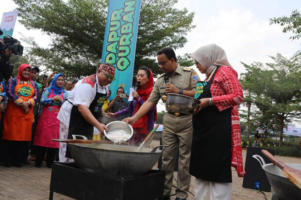 Ikut Masak di Monas, Anies Baswedan: Alhamdulillah Sudah Siap Didistribusikan