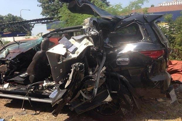 Mobil Anak Bupati Bengkulu Tengah Kecelakaan di Bandung, 2 Temannya Tewas