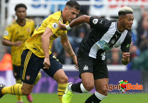 Arsenal Susah Payah di Laga Perdana