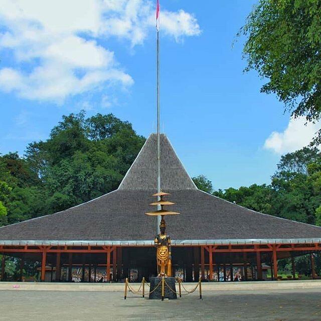 5 Tempat Bersejarah Peninggalan Kerajaan Majapahit di Mojokerto