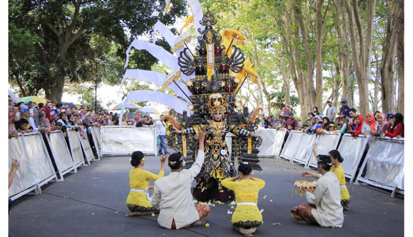 Yuk intip kemeriahan BEC , Banyuwangi Ethno Carnival disini.