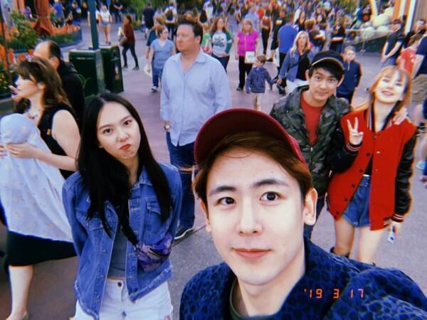 Punya Adik Anggun, Intip 9 Potret Kedekatan Nichkhun 2PM dan Cherren