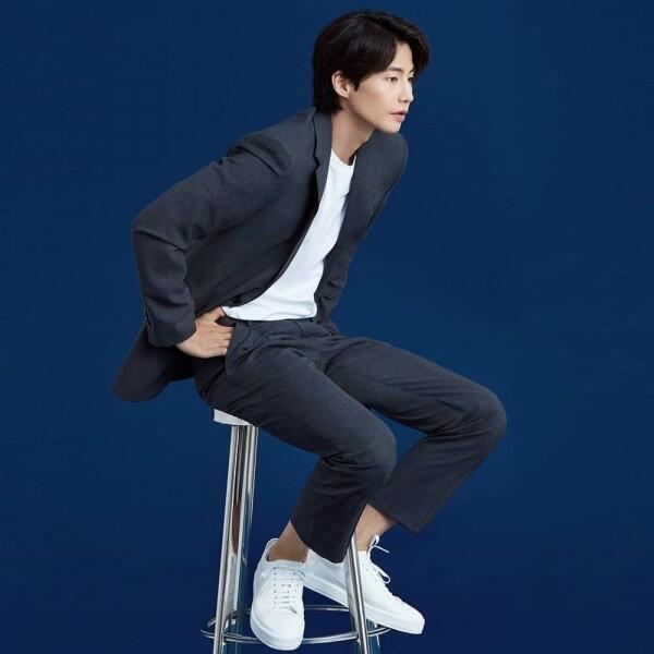 10 Potret Song Jae Rim, Konduktor Kece di KDrama Let Me Hear Your Song