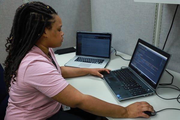 7 Tips Membeli Laptop Bekas Lelang, Dijamin Untung