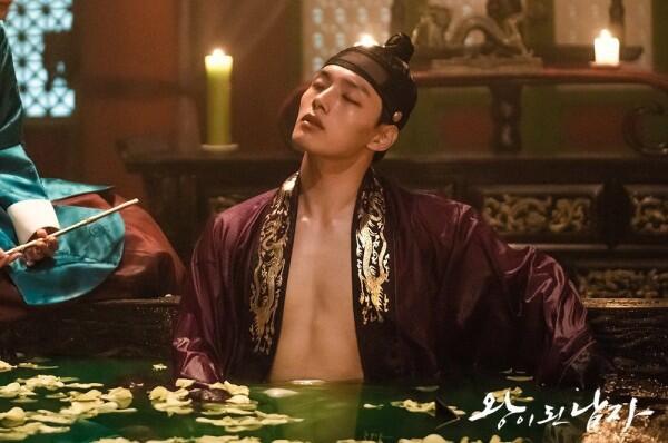 5 Karakter Unik yang Diperankan Yeo Jin Goo di Berbagai KDrama