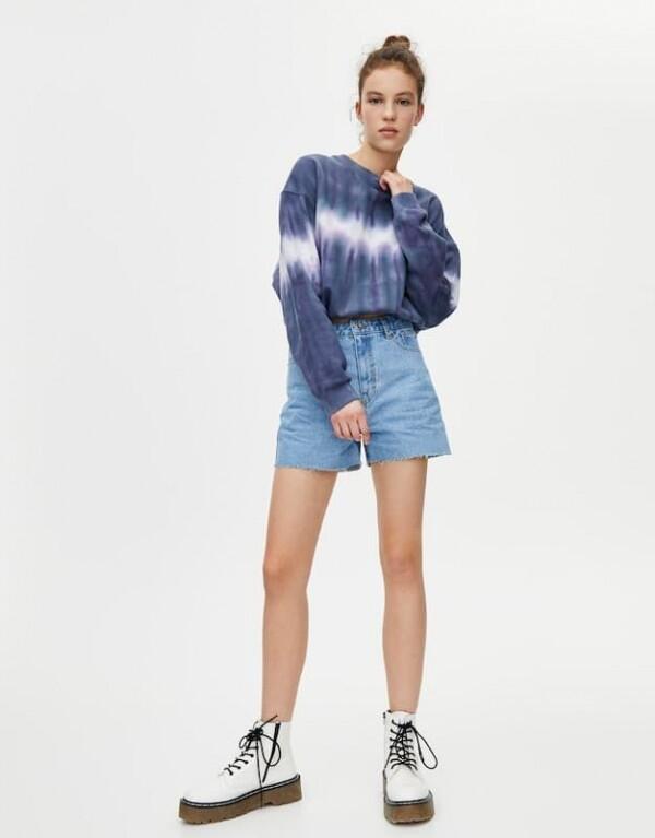 9 Ide Mix & Match Tampil Trendi dengan Motif Tie Dye