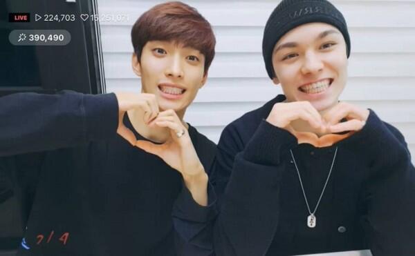 Bagai Adik Kakak, Ini 10 Potret Lengketnya Vernon dan DK Seventeen