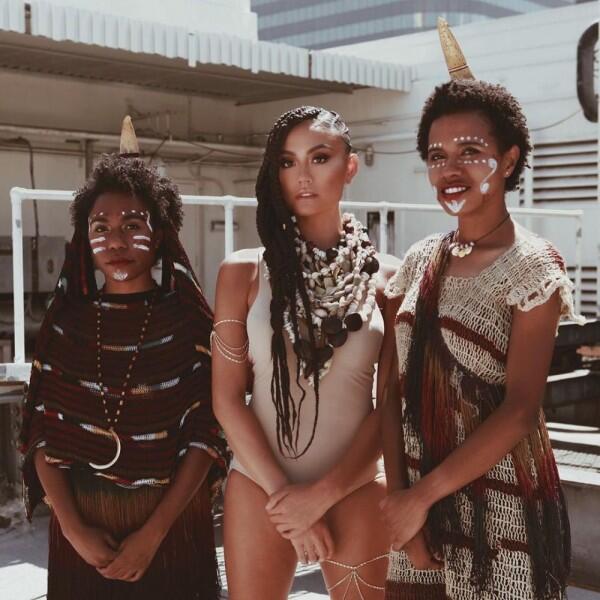 10 Potret Swag Agnez Mo dengan Gaya Rambut Cornrows, Bikin Pangling!