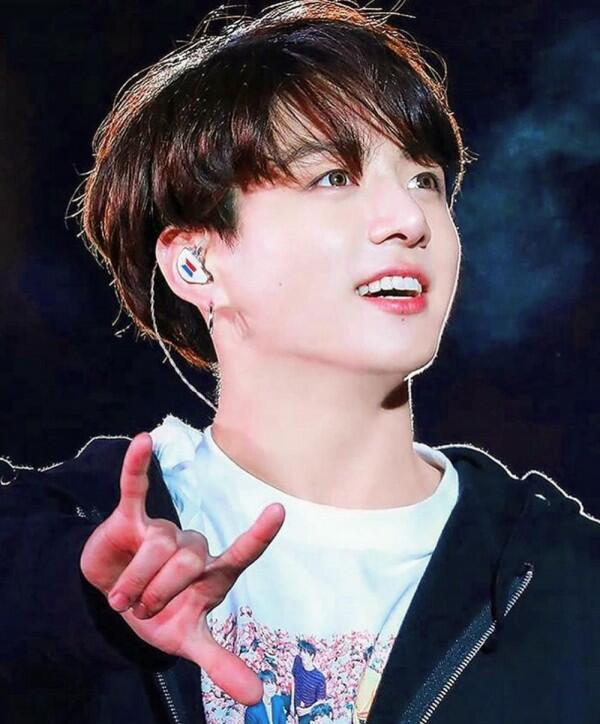 10 Idol yang Disebut Memiliki Pahatan Wajah Paling Sempurna