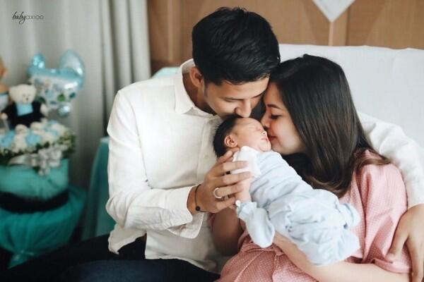 Ultah Pernikahan Pertama, 10 Momen Mesra Tasya Kamila & Randi Bachtiar