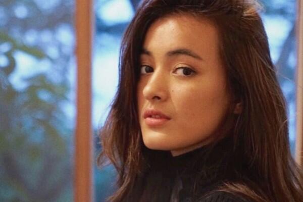 Flawless Abis, Ini 10 Potret Mawar de Jongh dengan Makeup Tipis