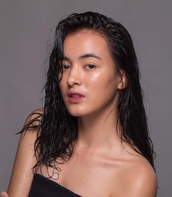 Flawless Abis, Ini 10 Potret Mawar de Jongh dengan Makeup Tipis