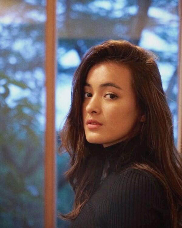 Flawless Abis, Ini 10 Potret Mawar de Jongh dengan Makeup Tipis