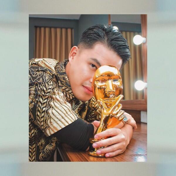 10 Potret Morgan Oey, Pemain Film Mahasiswi Baru yang Boyfriendable