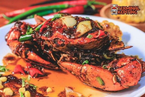 5 Alasan Harus Mampir ke Terminal Kepiting, Tempat Makan Bertema Unik