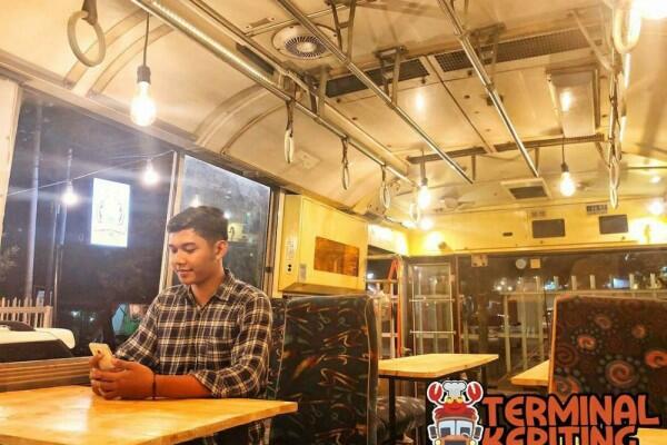 5 Alasan Harus Mampir ke Terminal Kepiting, Tempat Makan Bertema Unik