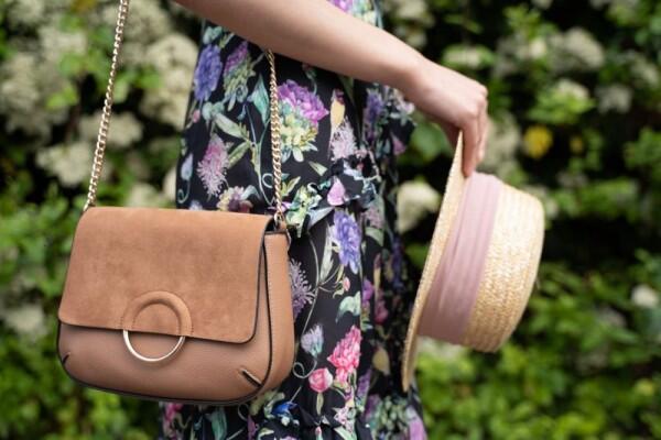 6 Jenis Tas Wanita yang Bikin Penampilanmu Lebih Fashionable