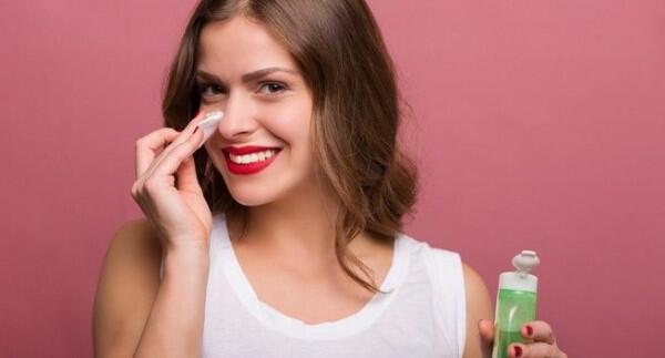 Kulit Tetap Rileks, Ini 5 Tips Makeup untuk Pemilik Kulit Sensitif!