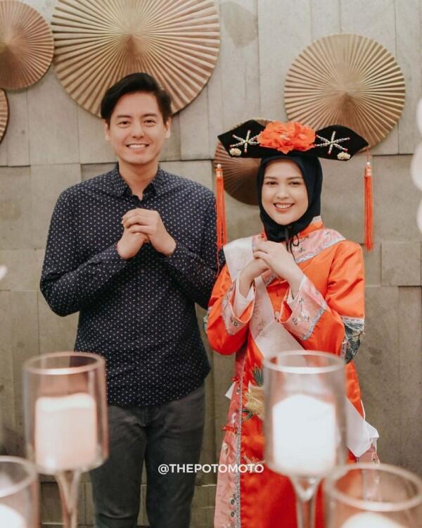 Bertema Tionghoa, 10 Foto Bridal Shower Cut Meyriska & Roger Danuarta