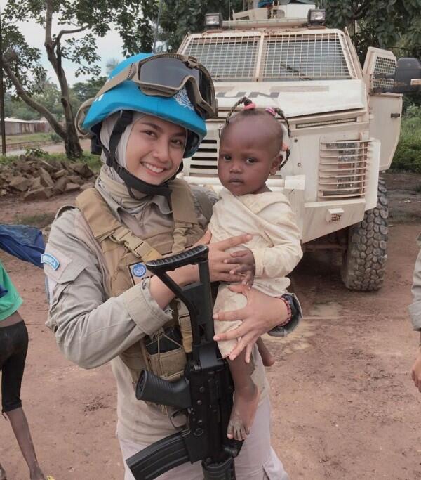 10 Fakta Briptu Hikma Nur Syafa Polwan Tangguh yang Bertugas di Afrika