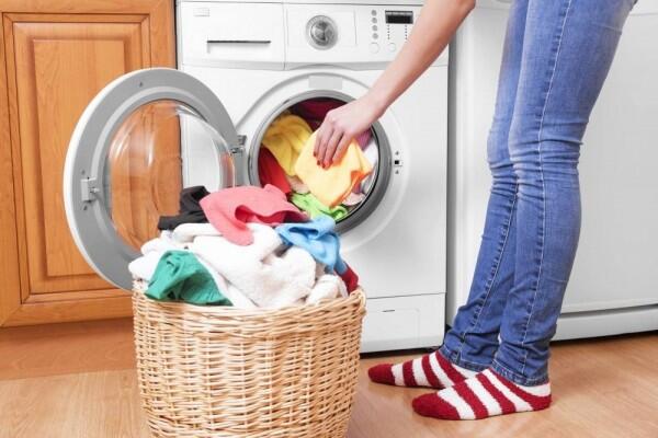 6 Tips & Trik Mencuci Pakaian yang Harus Kamu Tahu