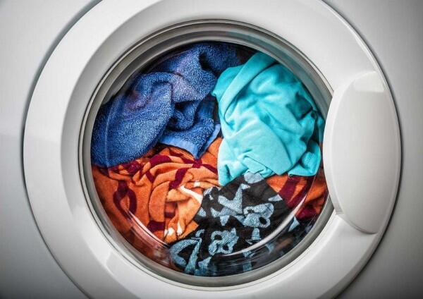 6 Tips & Trik Mencuci Pakaian yang Harus Kamu Tahu