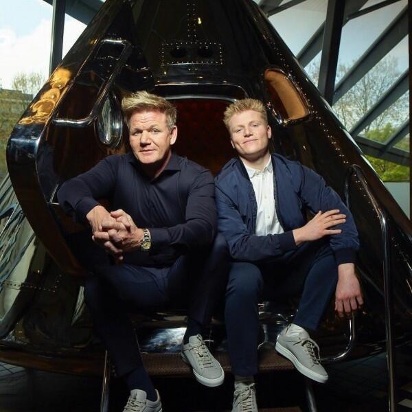 Terkenal Galak, 9 Potret Hangat Chef Seleb Gordon Ramsay & Keluarga