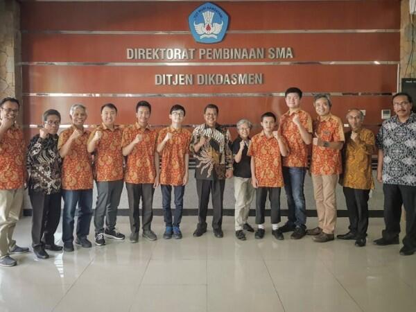 Tim Olimpiade Komputer Indonesia Sukses Raih 4 Penghargaan Dunia