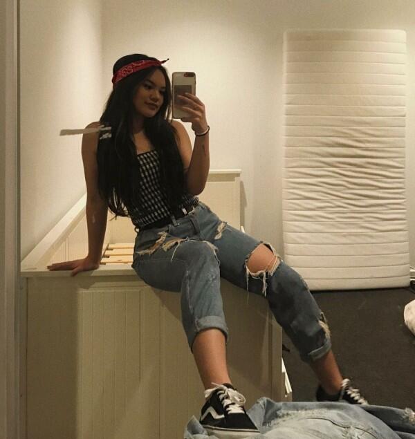 9 Ide Mix and Match Tank Top ala Shafa Harris, Stylish Banget Deh!