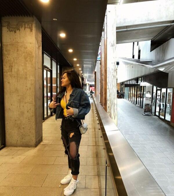 9 Ide Mix and Match Tank Top ala Shafa Harris, Stylish Banget Deh!