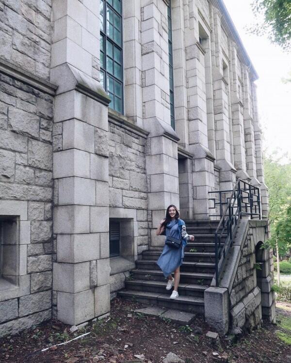 Tampil dengan Sneakers, Ini Dia 9 Ide OOTD Kece ala Ranty Maria
