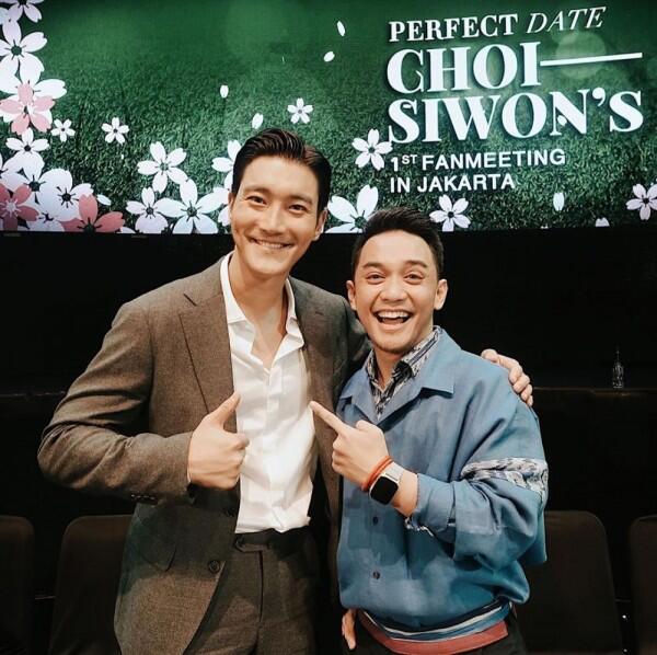 10 Potret Siwon Super Junior di Fanmeeting Pertamanya, Gagah Paripurna