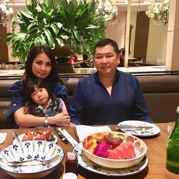 10 Potret Hangat Liliana & Hary Tanoe Saat Momong Cucu, Manis Banget