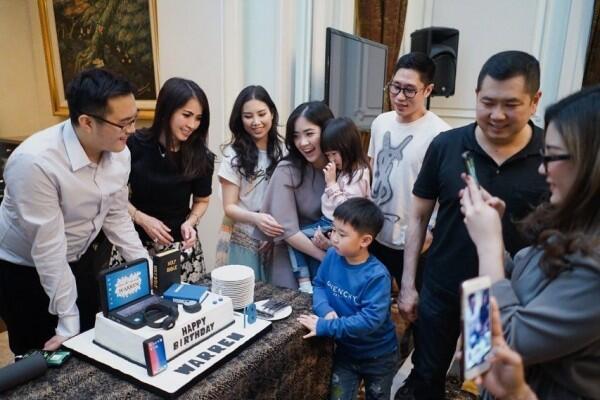 10 Potret Hangat Liliana & Hary Tanoe Saat Momong Cucu, Manis Banget