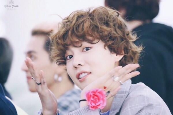 Jelang Debut Solo, Ini 10 Potret Jinwoo WINNER yang Makin Menawan