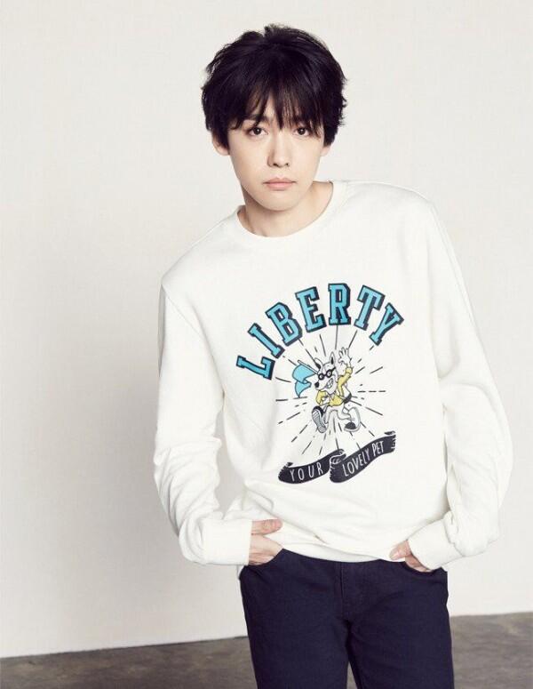 Jelang Debut Solo, Ini 10 Potret Jinwoo WINNER yang Makin Menawan