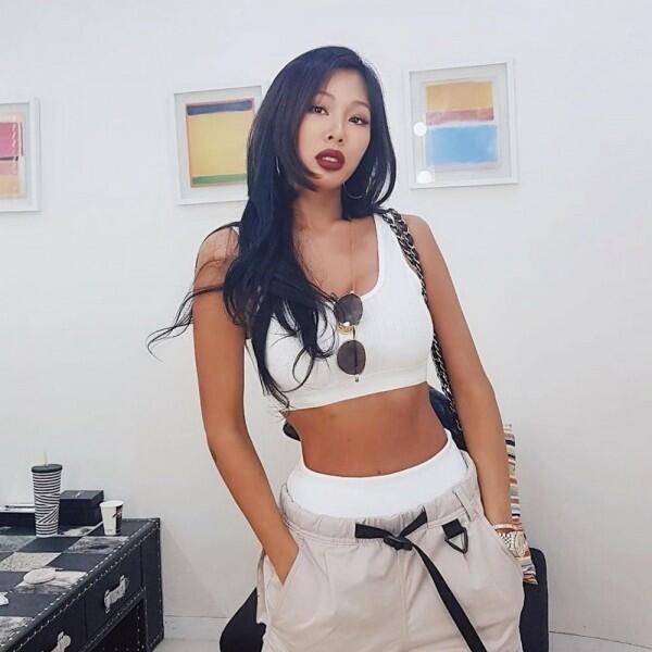 Berkulit Tan, 10 Pesona Rapper Korea Jessi yang Eksotis Banget!