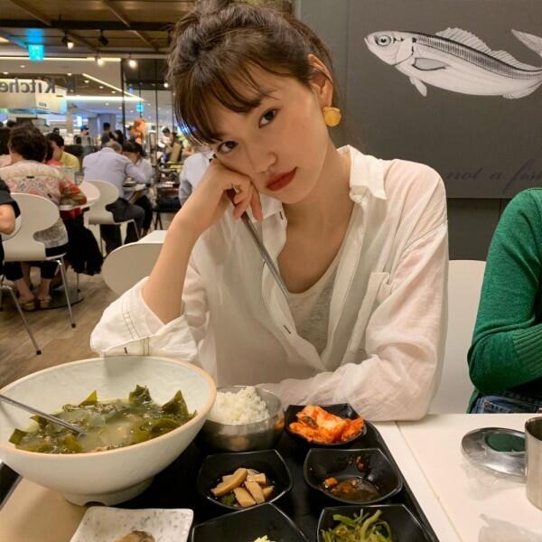 Dibilang Mirip Jedar, 10 Pesona Doyeon Weki Meki yang Cetar Abis!
